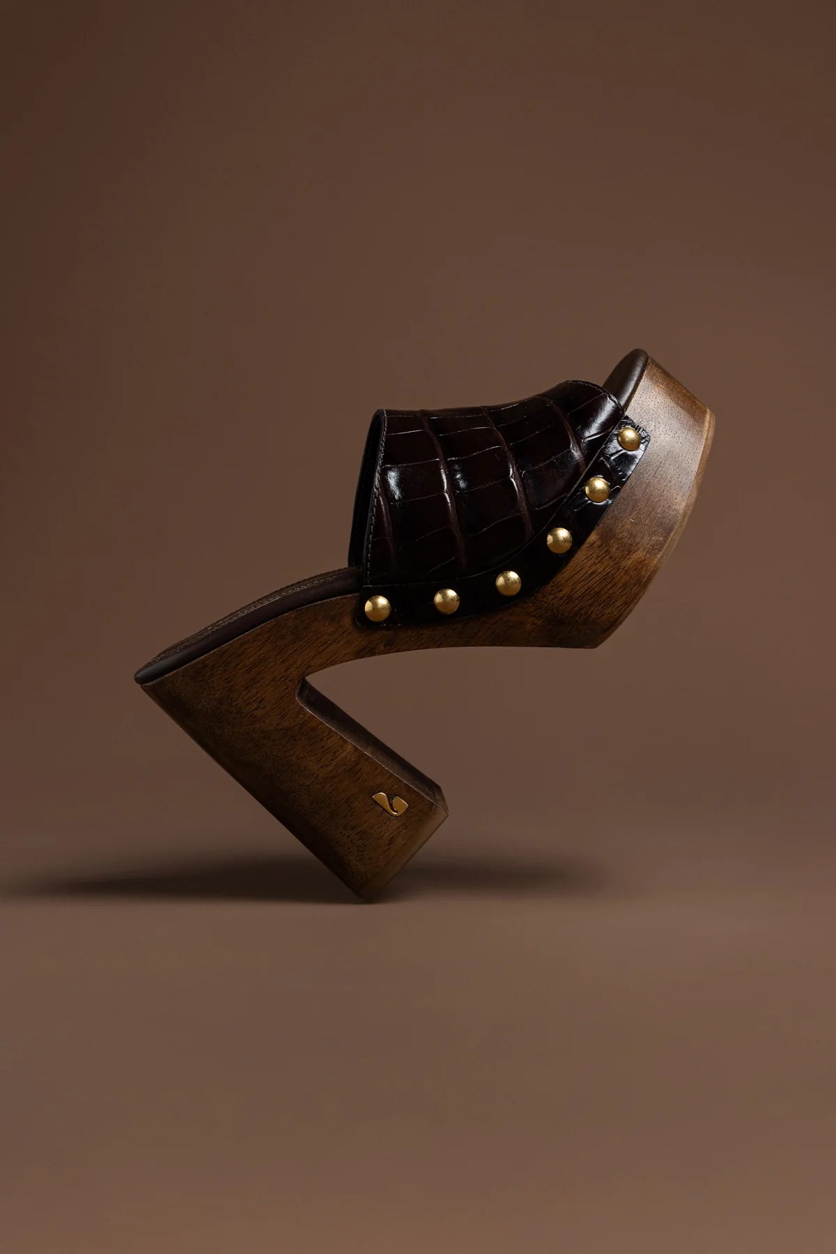 Larroudé x Kenneth Cole: Mule Dark Oak Croco Leather
